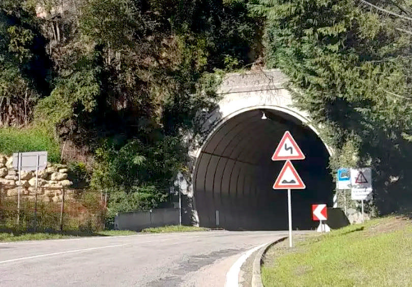 Moncalvo, chiuso il tunnel stradale
per i lavori di asfaltatura